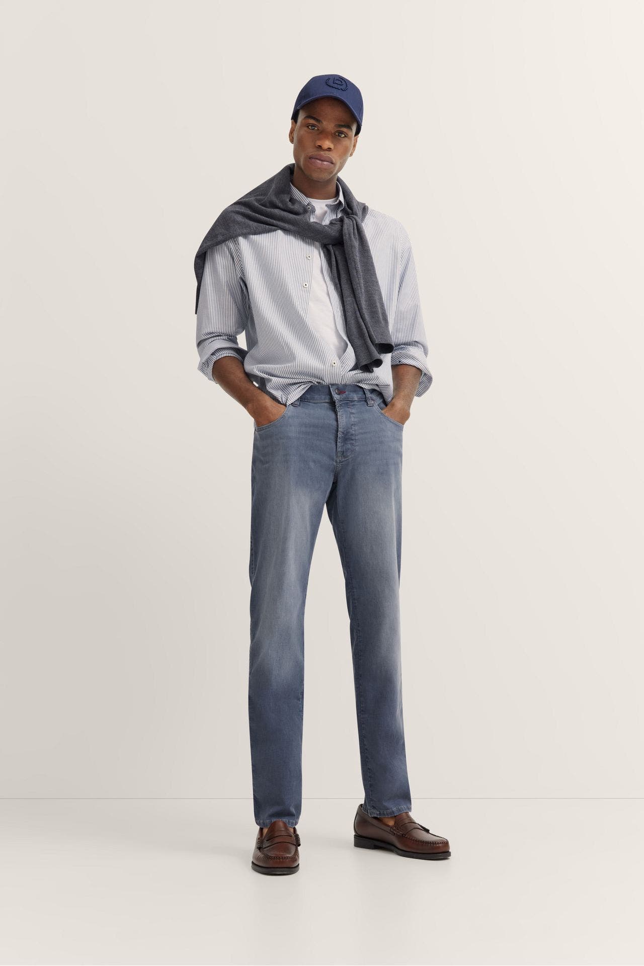 BUGATTI Jeans graublau Modern Fit, Bild 1