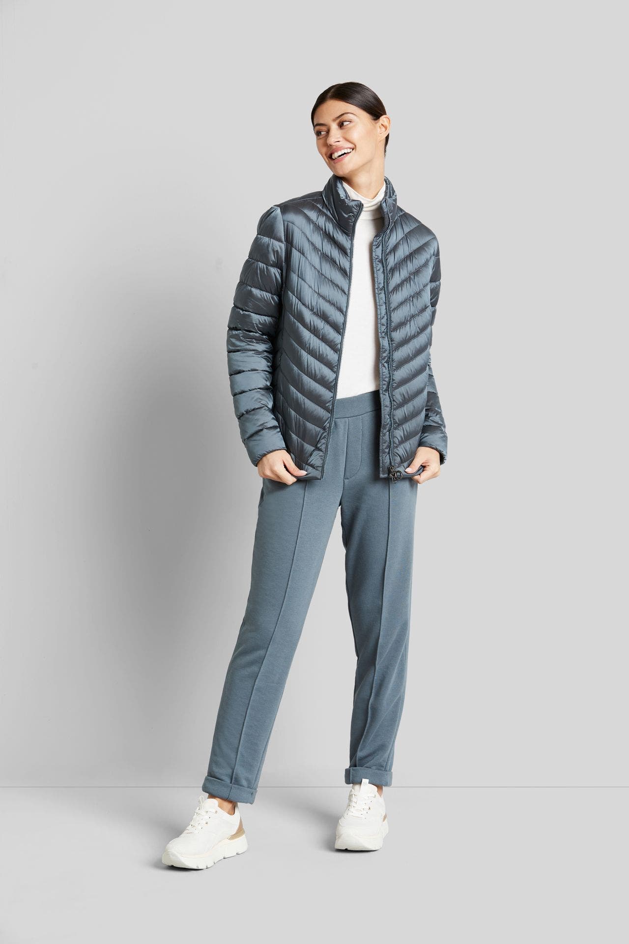 BUGATTI Light-Steppjacke grau, Bild 1