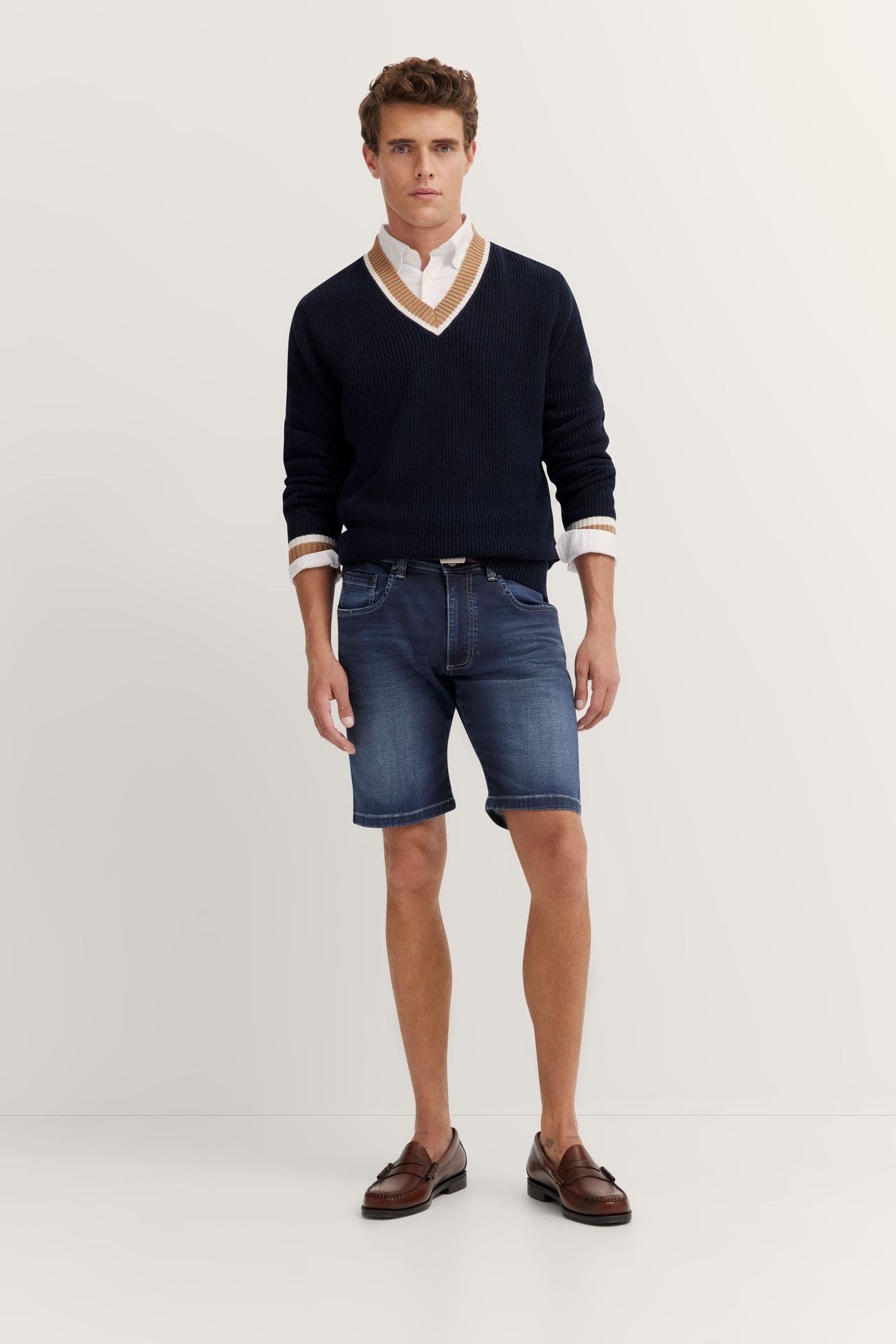 BUGATTI Jeansshorts dunkelblau modern, Bild 1