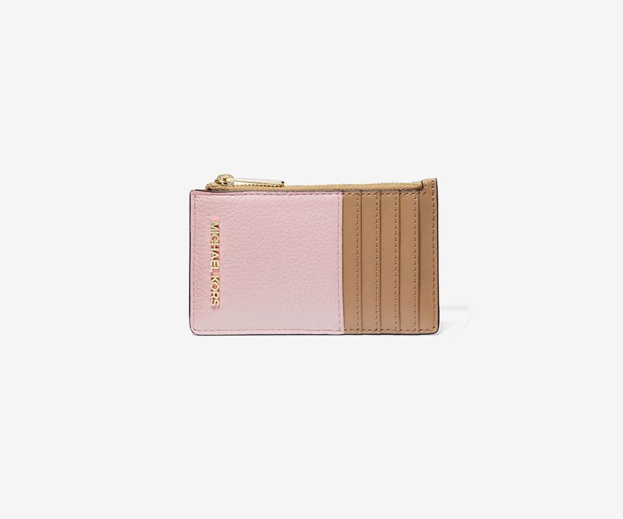 Additional offers from the brand Michael Kors 230607-michael-kors-angebote-900x750px-7.jpg