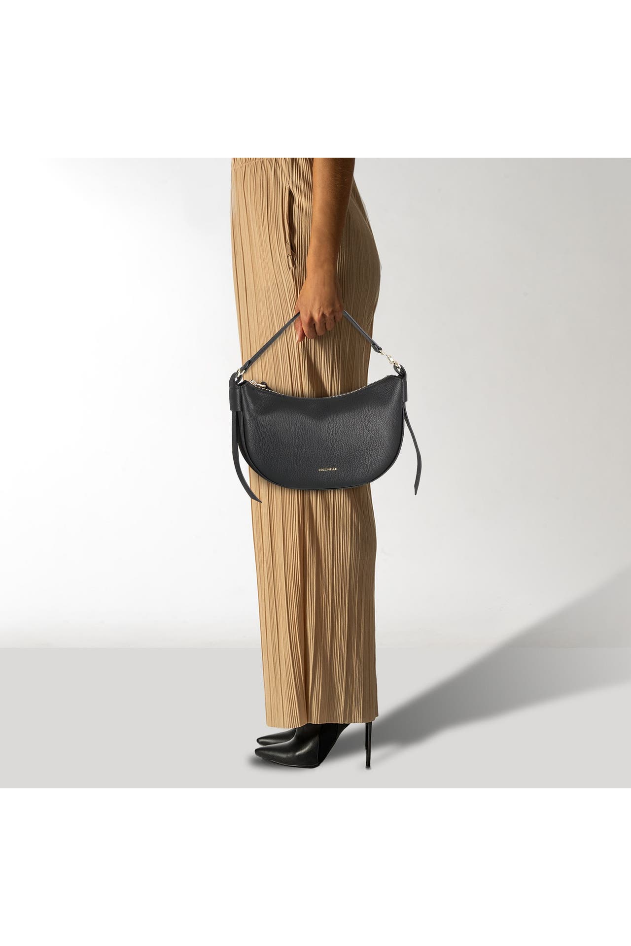 COCCINELLE Handtasche noir, Bild 1