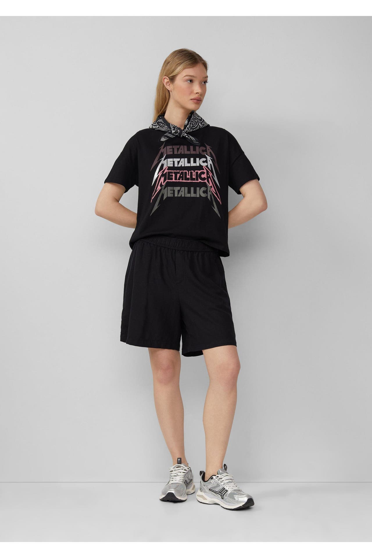 QS BY S.OLIVER Short 9999_schwarz Tapered, Bild 1