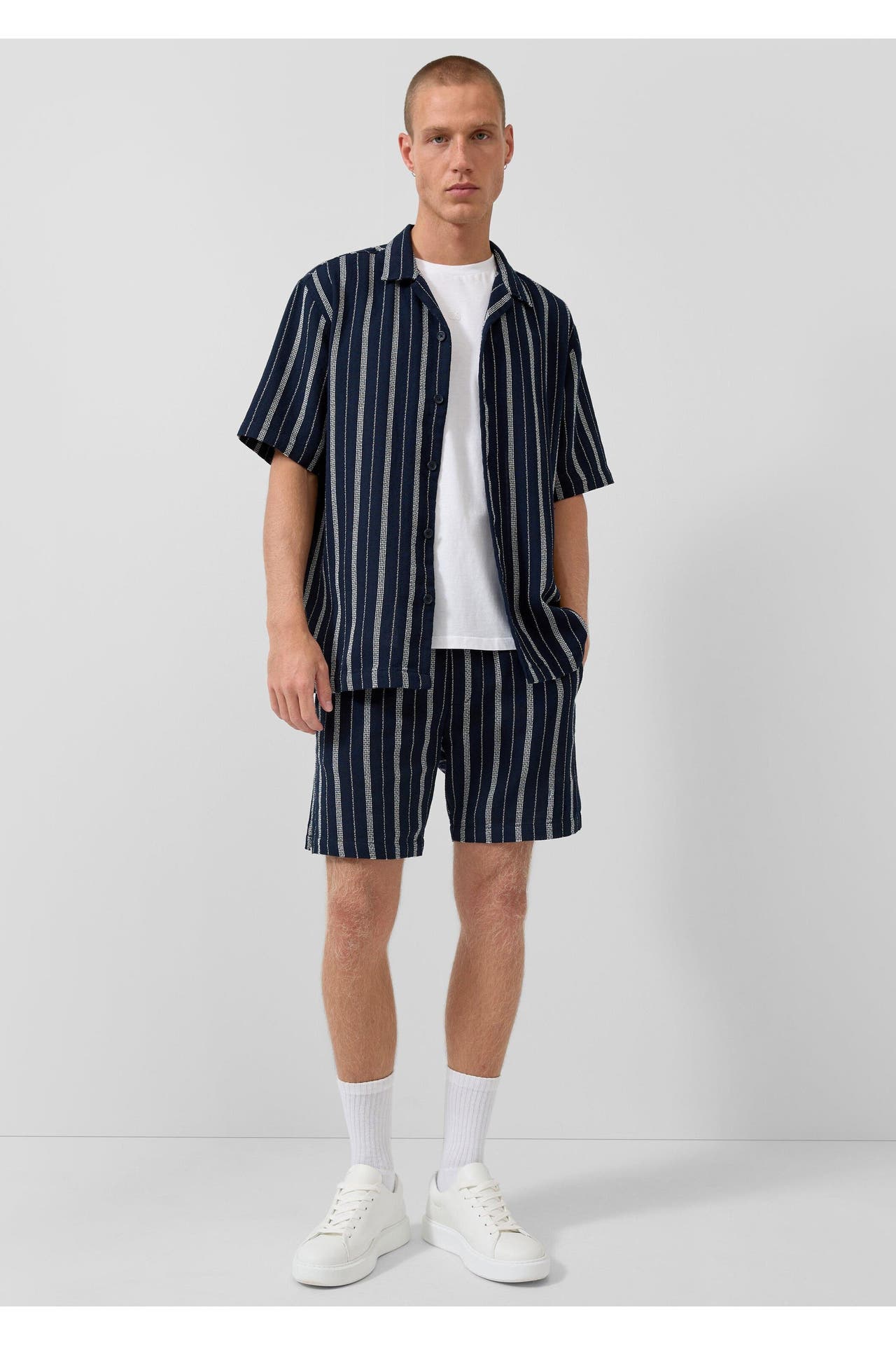 QS BY S.OLIVER Short 58G0_tiefblau Tapered, Bild 1