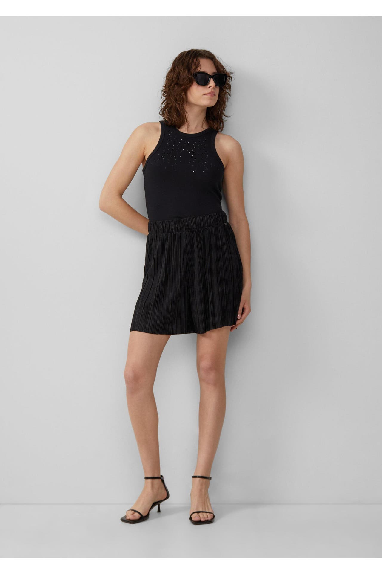 QS BY S.OLIVER Short 9999_schwarz Tapered, Bild 1