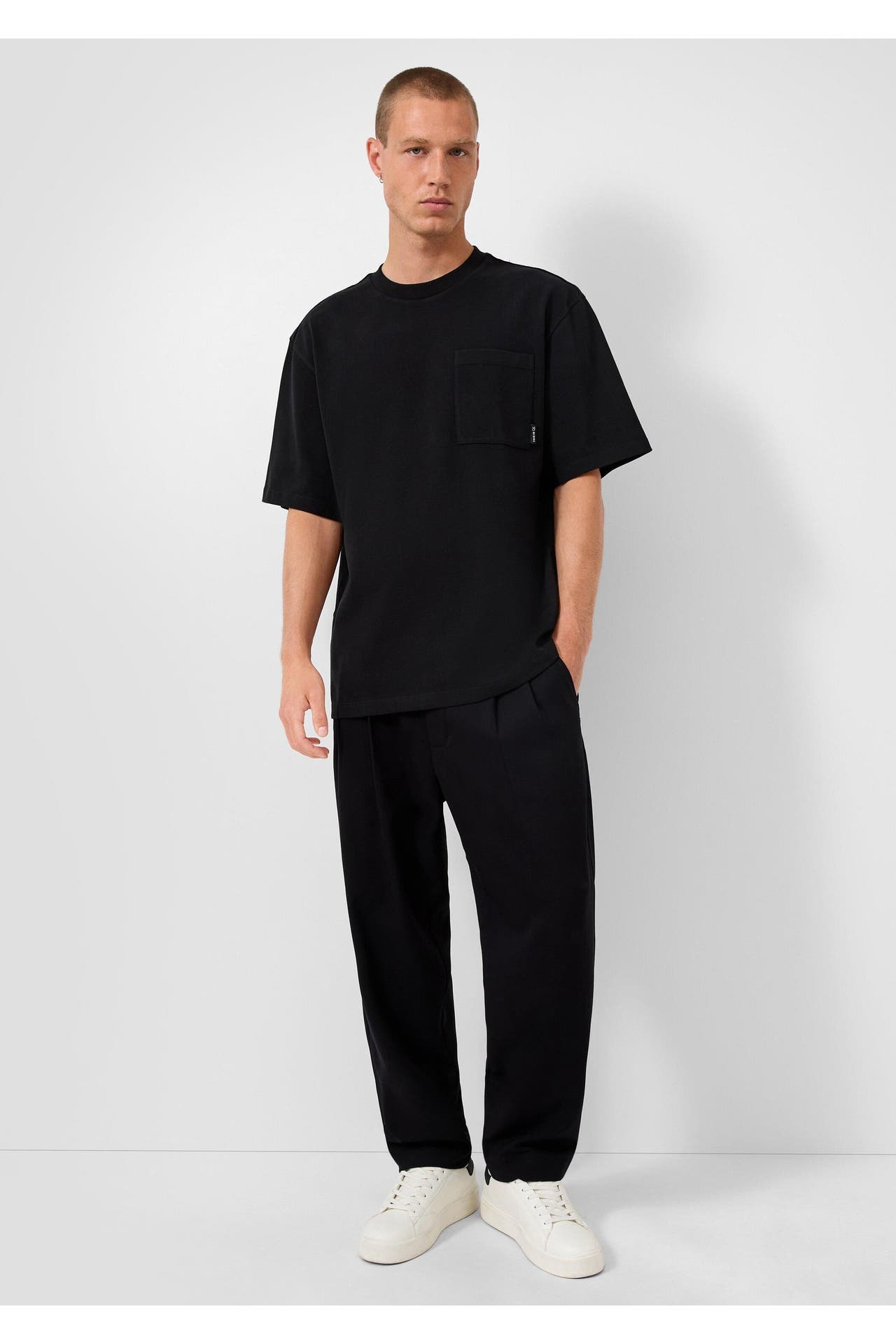 QS BY S.OLIVER Stoffhose 9999_schwarz Tapered, Bild 1