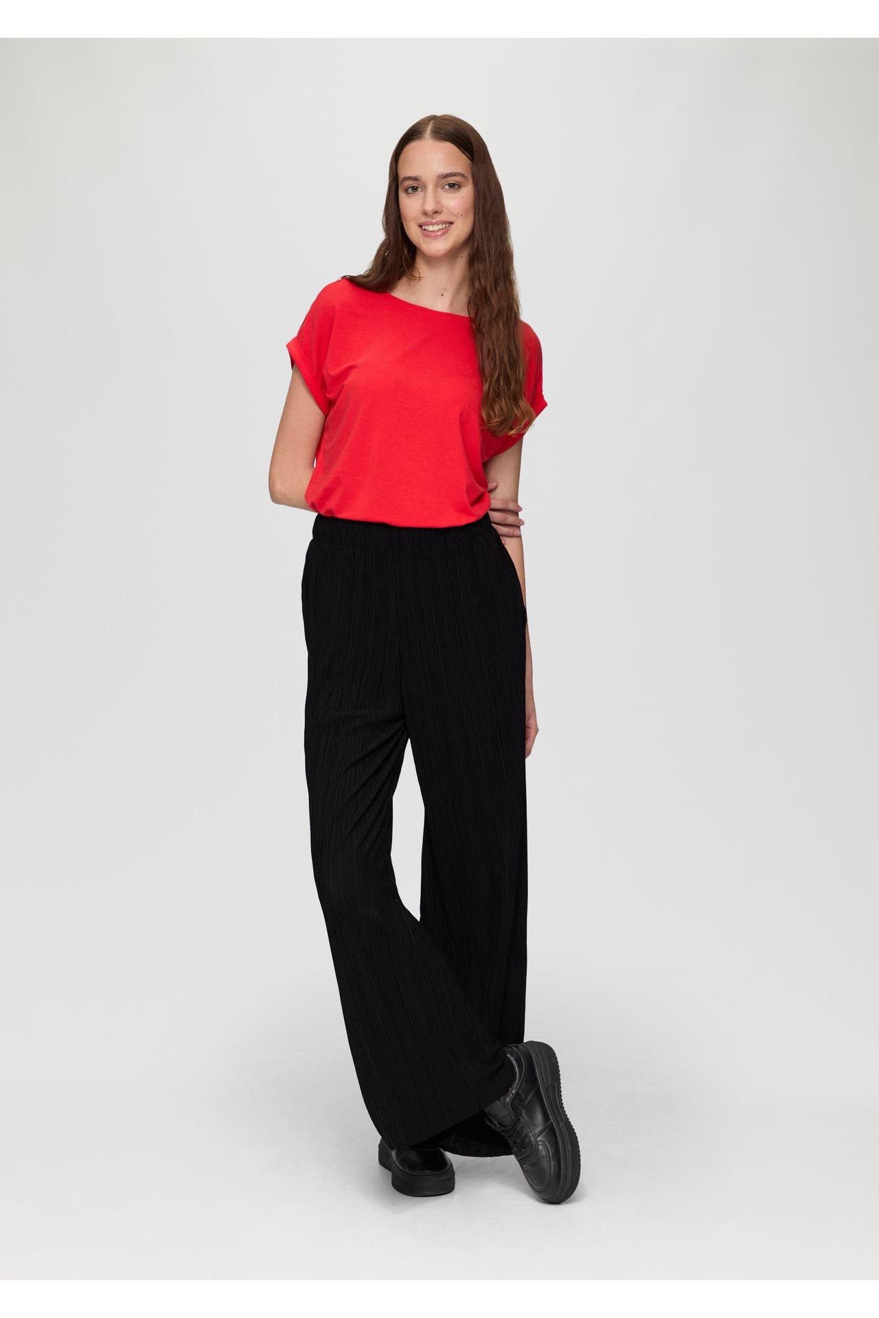 QS BY S.OLIVER Stoffhose 9999_schwarz Tapered, Bild 1