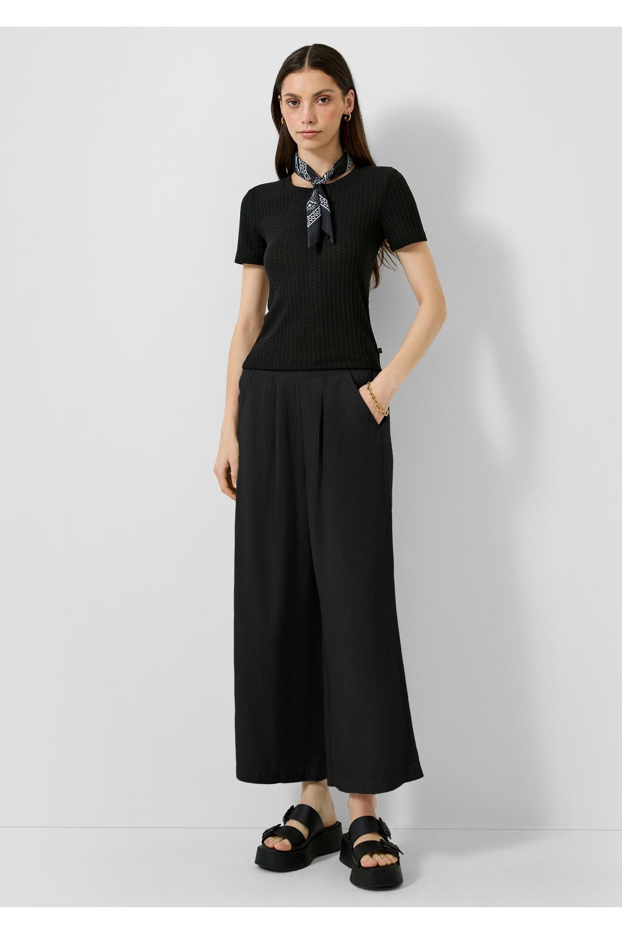 QS BY S.OLIVER Stoffhose 9999_schwarz Tapered, Bild 1