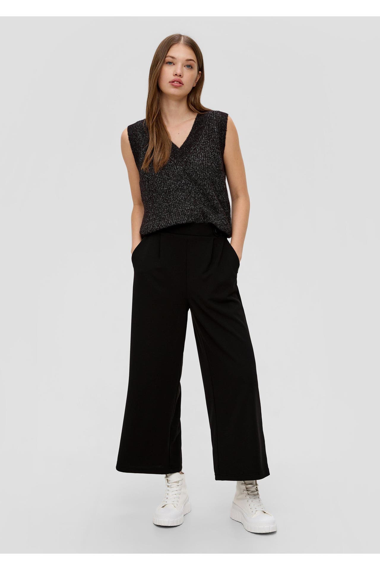 QS BY S.OLIVER Stoffhose 9999_schwarz Tapered, Bild 1