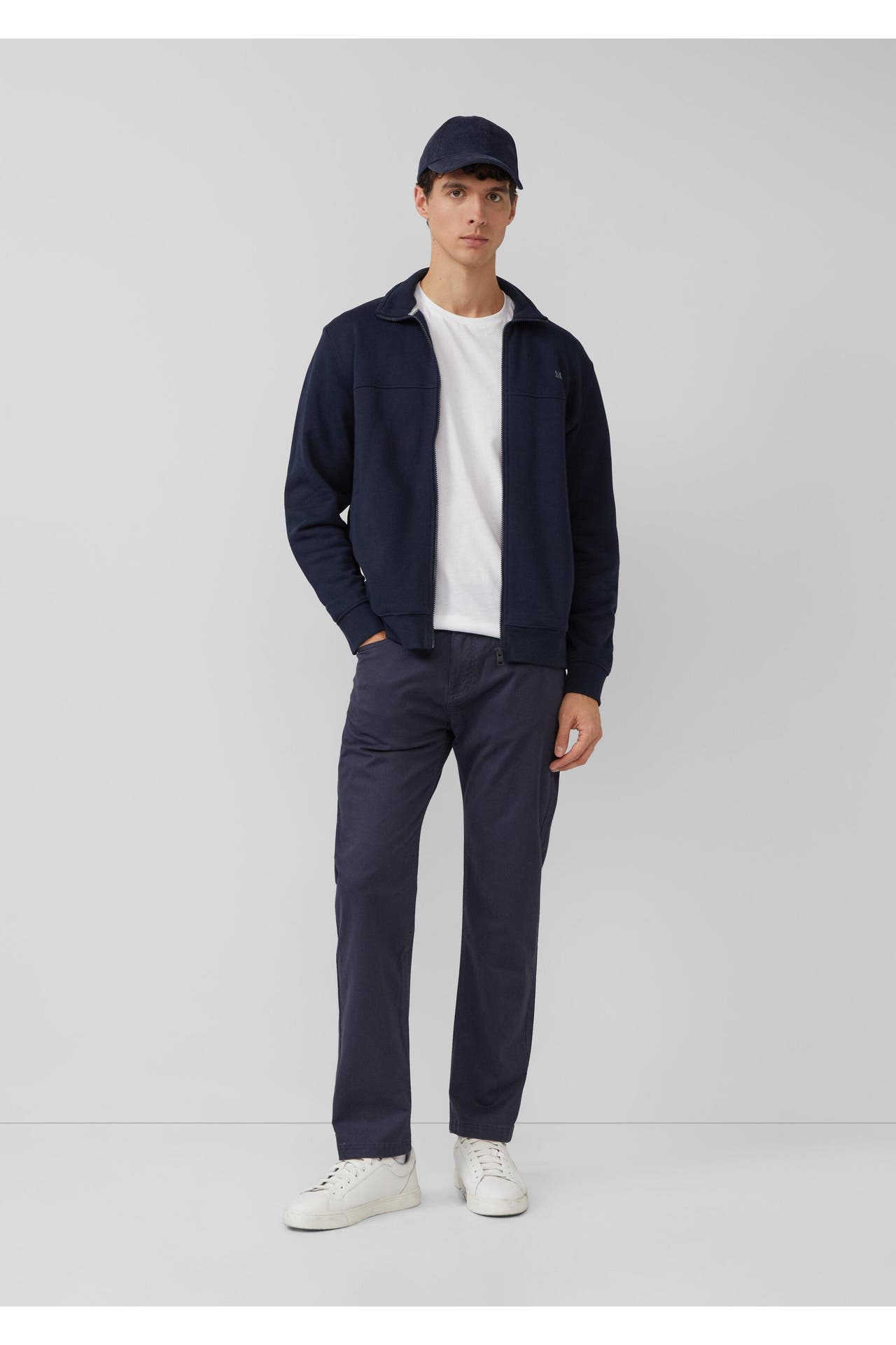 S.OLIVER Chino 58A9_tiefblau Tapered, Bild 1