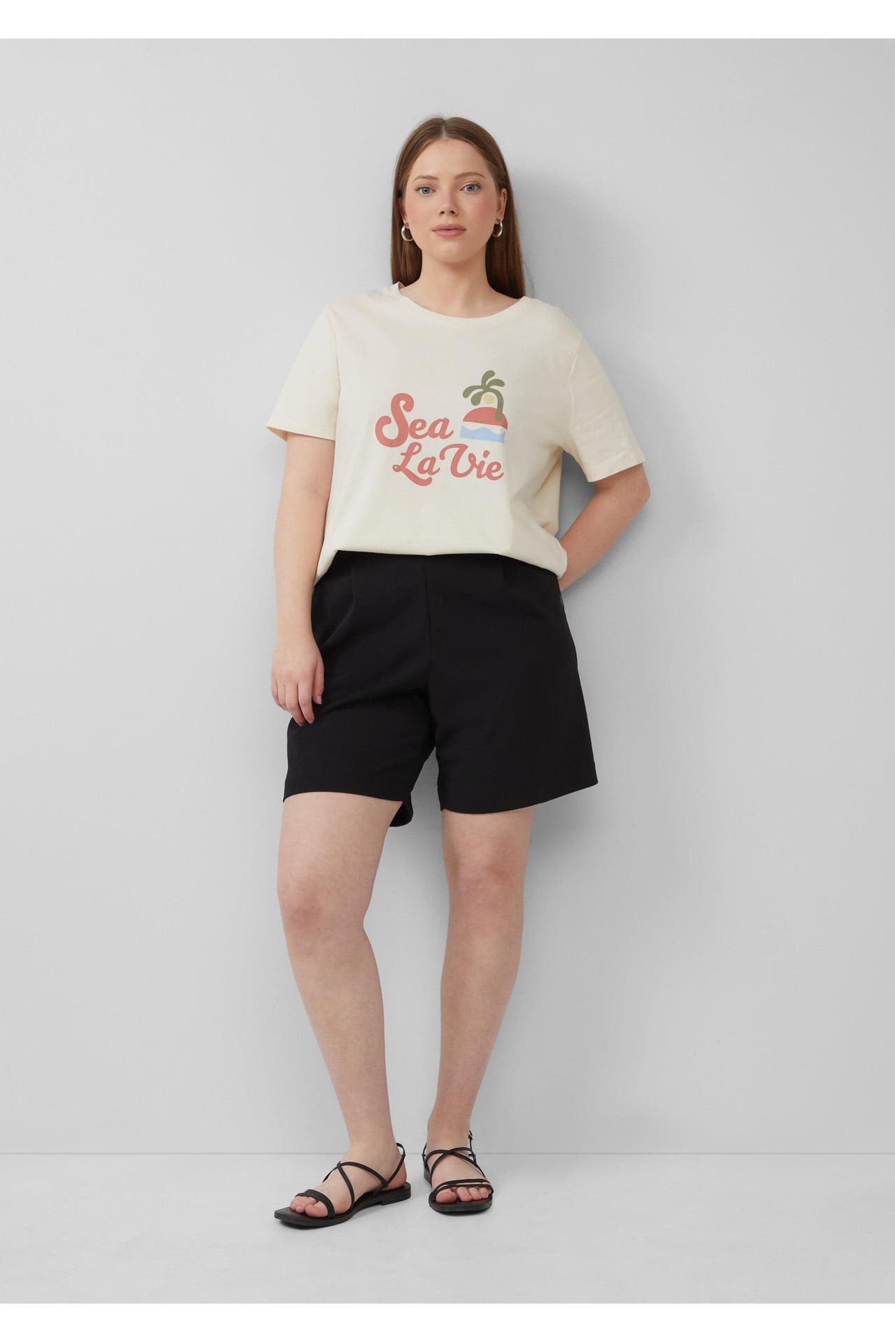 QS BY S.OLIVER Short 9999_schwarz Tapered, Bild 1