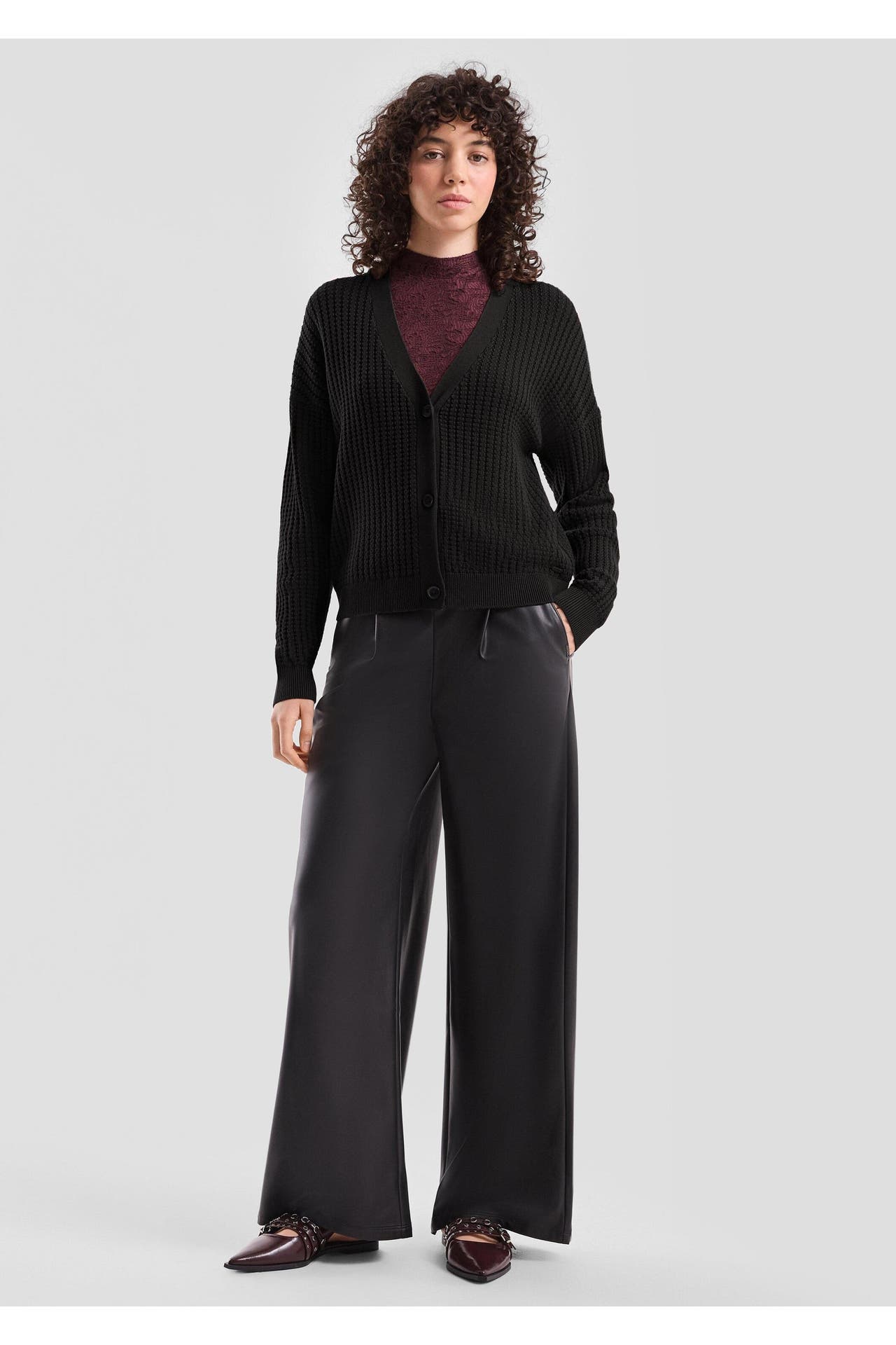 QS BY S.OLIVER Strickjacke 9999_schwarz, Bild 1