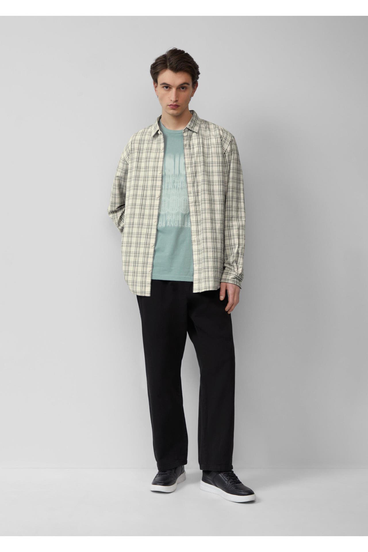 QS BY S.OLIVER Stoffhose 9999_schwarz Tapered, Bild 1