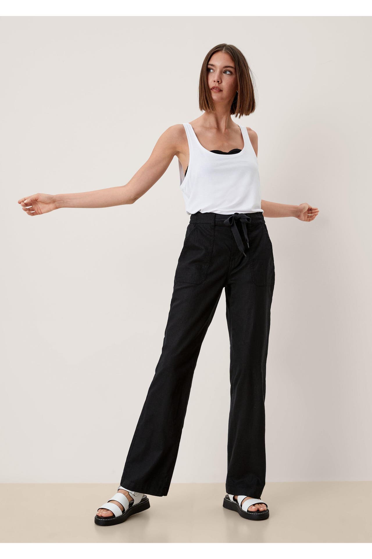 QS BY S.OLIVER Stoffhose 9999_schwarz Tapered, Bild 1