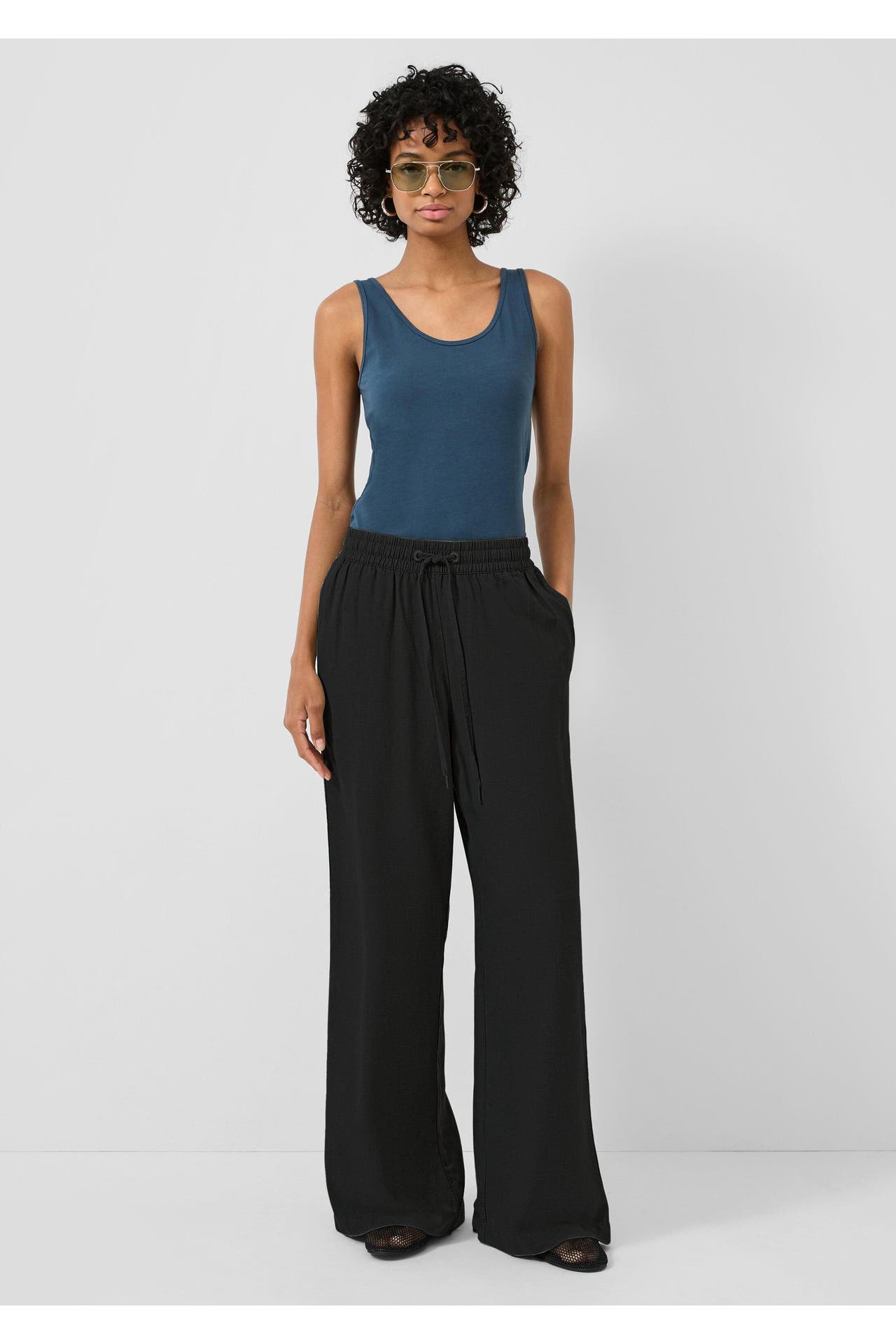 QS BY S.OLIVER Stoffhose 9999_schwarz Tapered, Bild 1