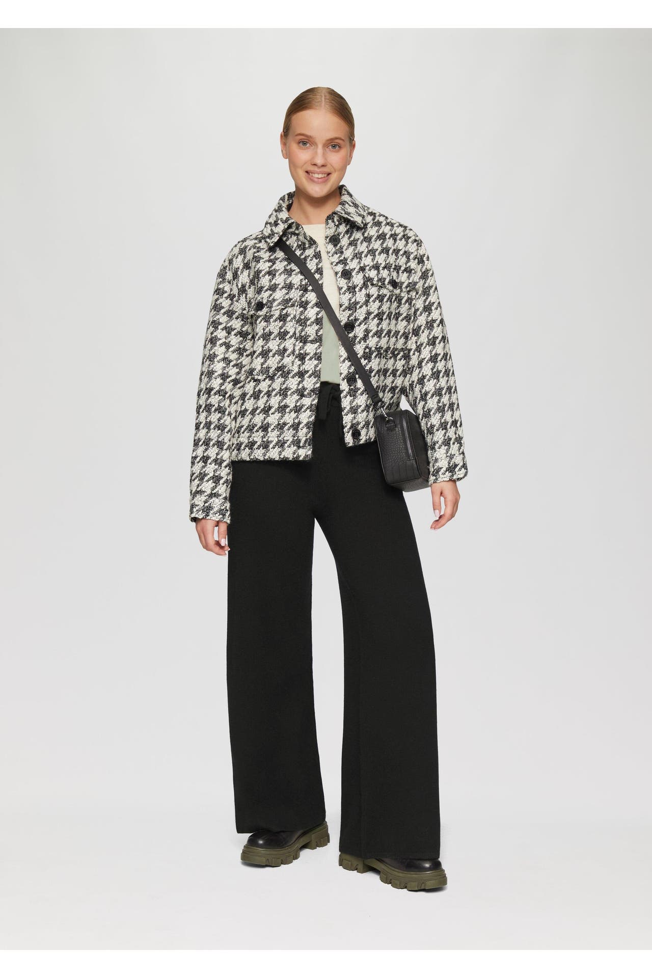 S.OLIVER Stoffhose 9999_schwarz Tapered, Bild 1