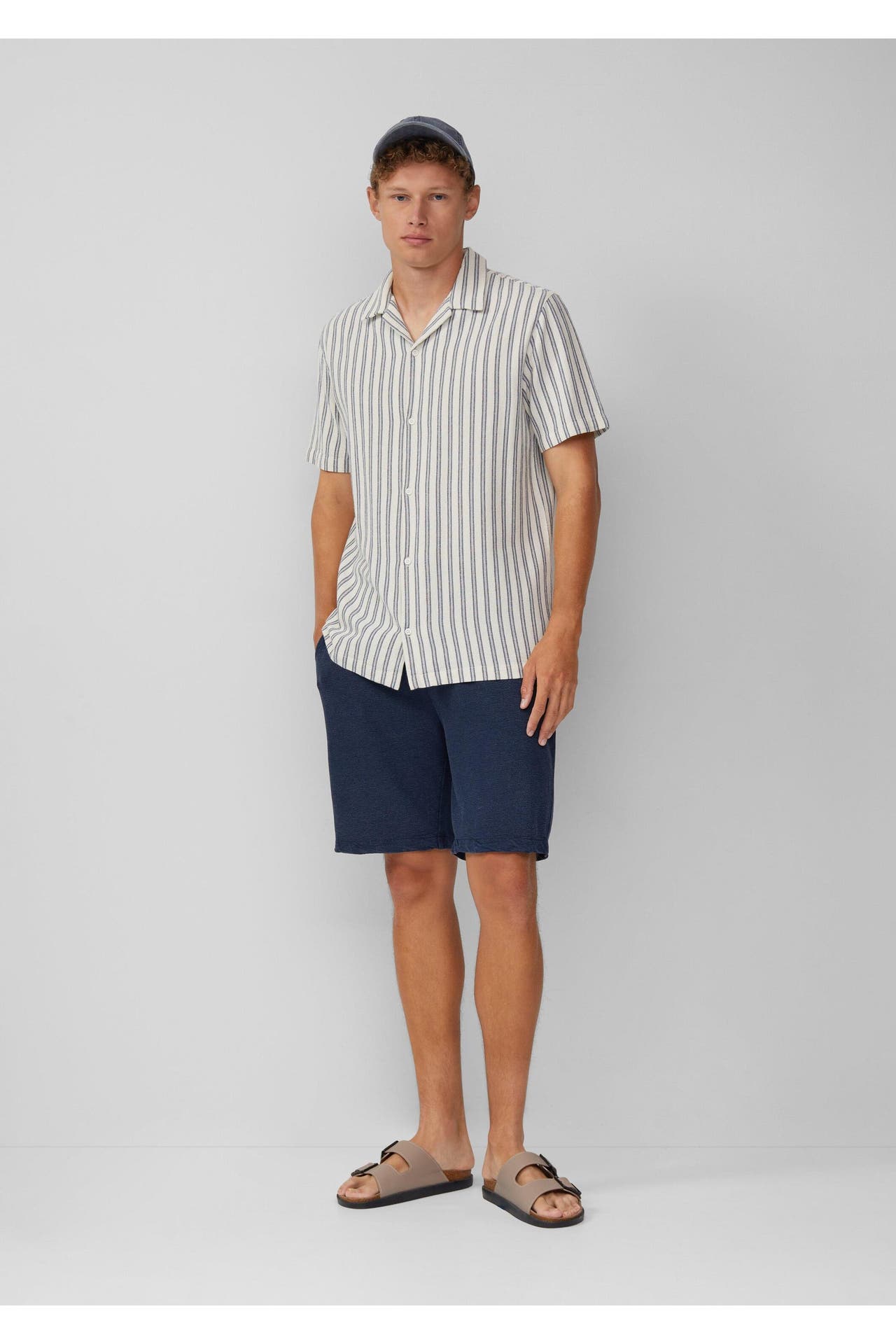 QS BY S.OLIVER Short 5884_tiefblau Tapered, Bild 1