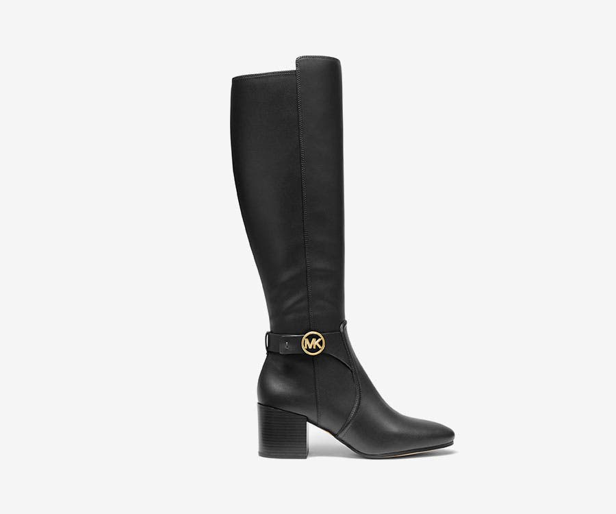 Additional offers from the brand Michael Kors 221115-michael-kors-angebote-900x750px-6.jpg