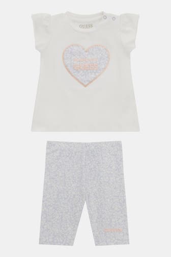 GUESS Set: T-Shirt und Shorts