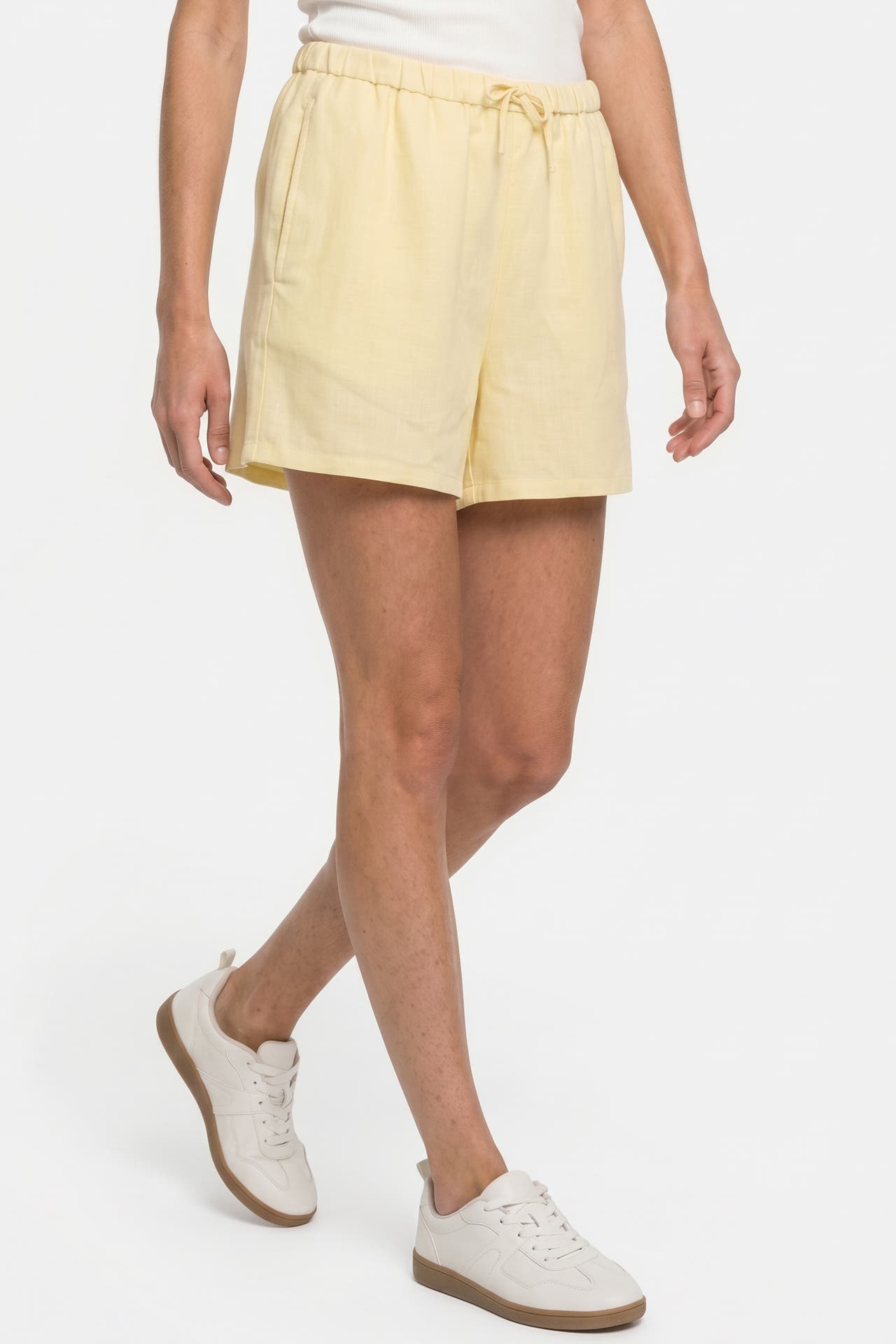 TOMMY HILFIGER Leinenmix-Shorts hellgelb, Bild 1