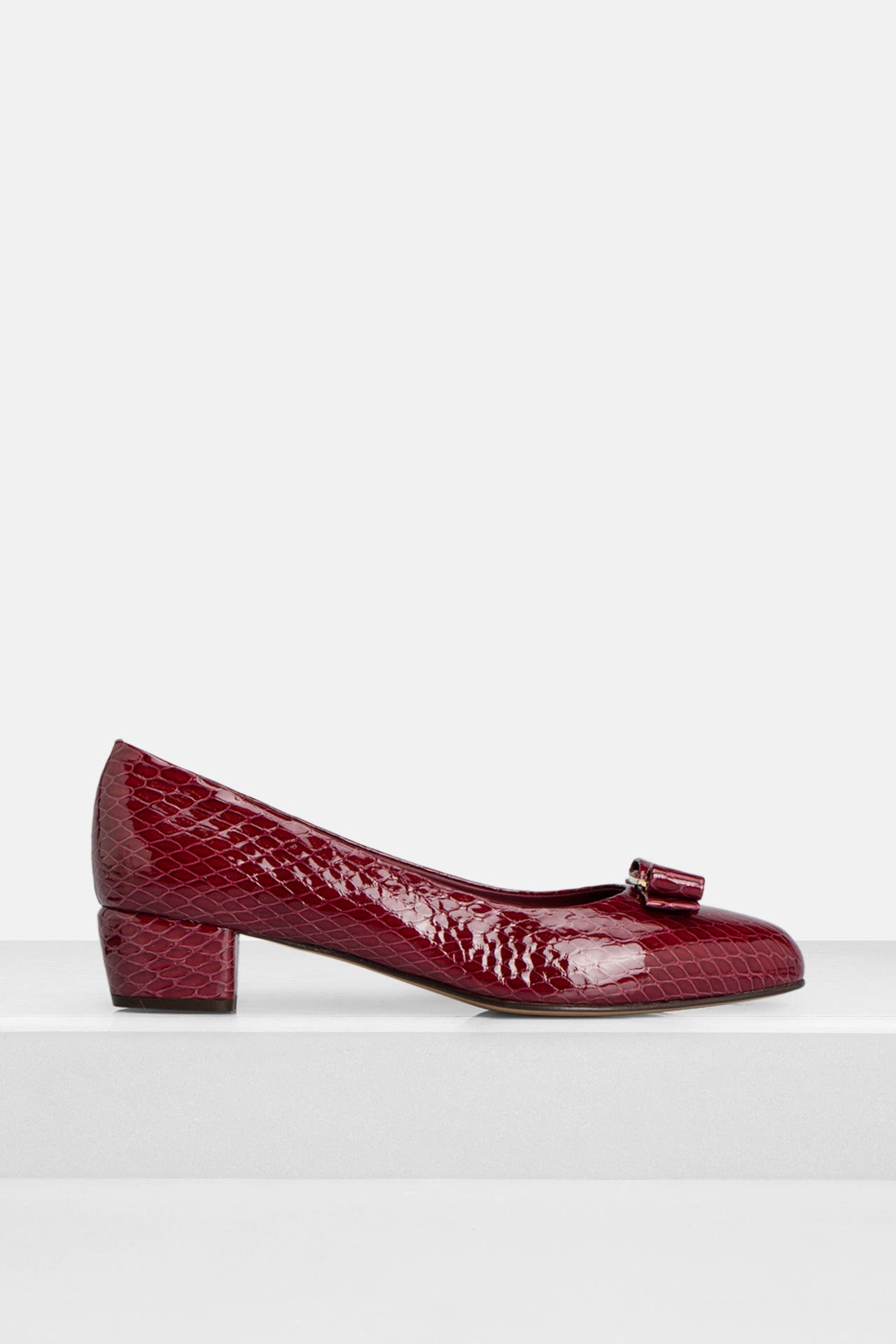 FERRAGAMO Ballerinas 'Vara' weinrot, Bild 1