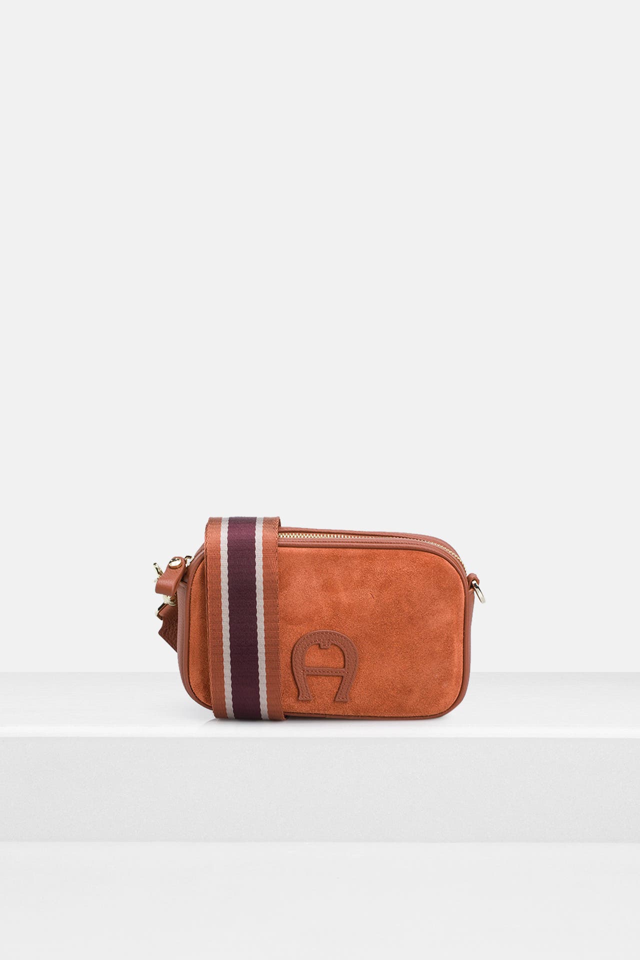 AIGNER Umhängetasche 'Nora' cognac, Bild 1