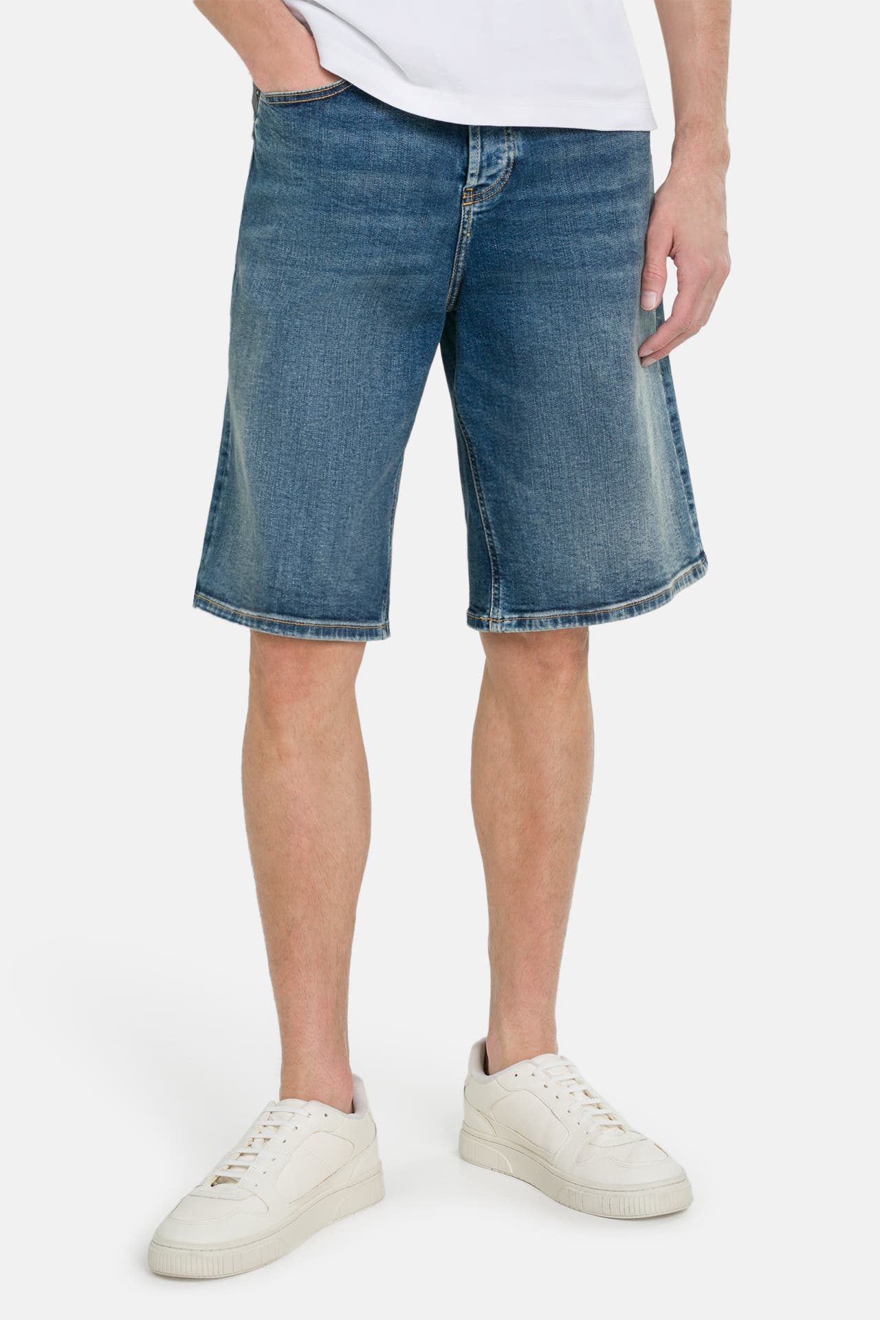 DIESEL Jeansshorts 'D-Fin' straight, Bild 1