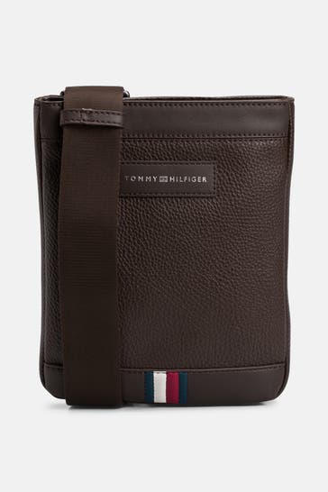TOMMY HILFIGER Leder-Umhängetasche dunkelbraun