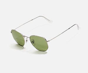 عروض أخرى خاصة بالماركة Sunglass Hut 220518-fashion-edit-angebote-300x250px-2.jpg