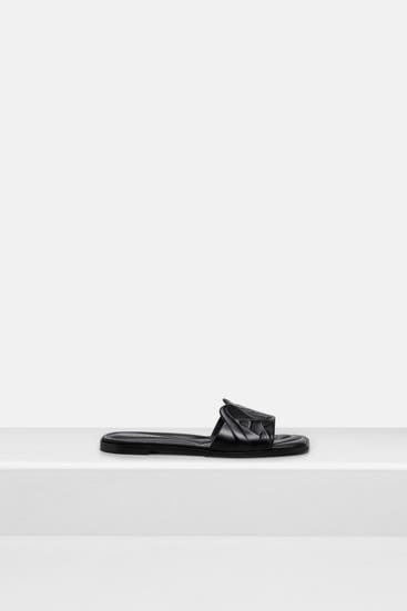 ALEXANDER MCQUEEN - Leder-Slides schwarz