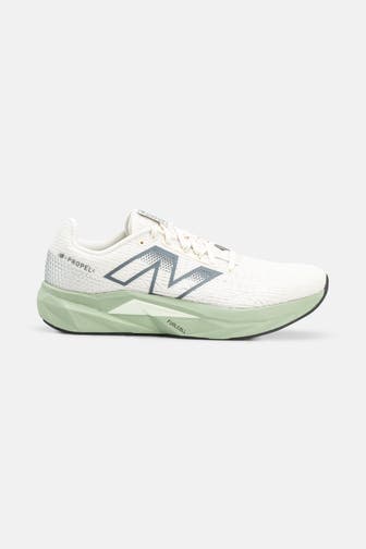 NEW BALANCE Laufschuhe 'FuelCell Propel' weiß