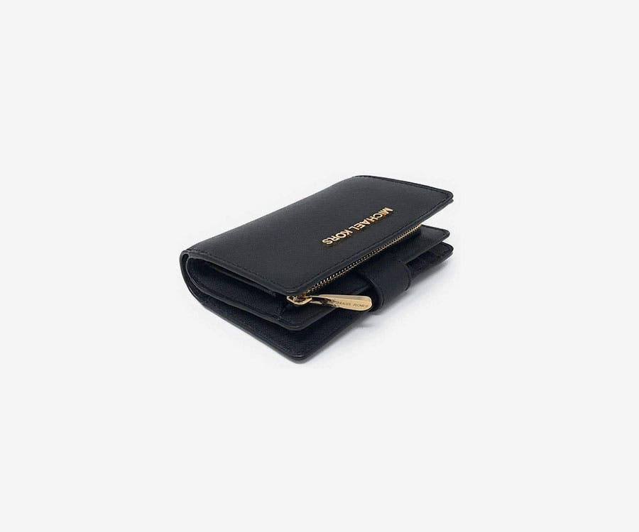Autres offres de la marque Michael Kors 230202-michael-kors-angebote-900x750px-3.jpg