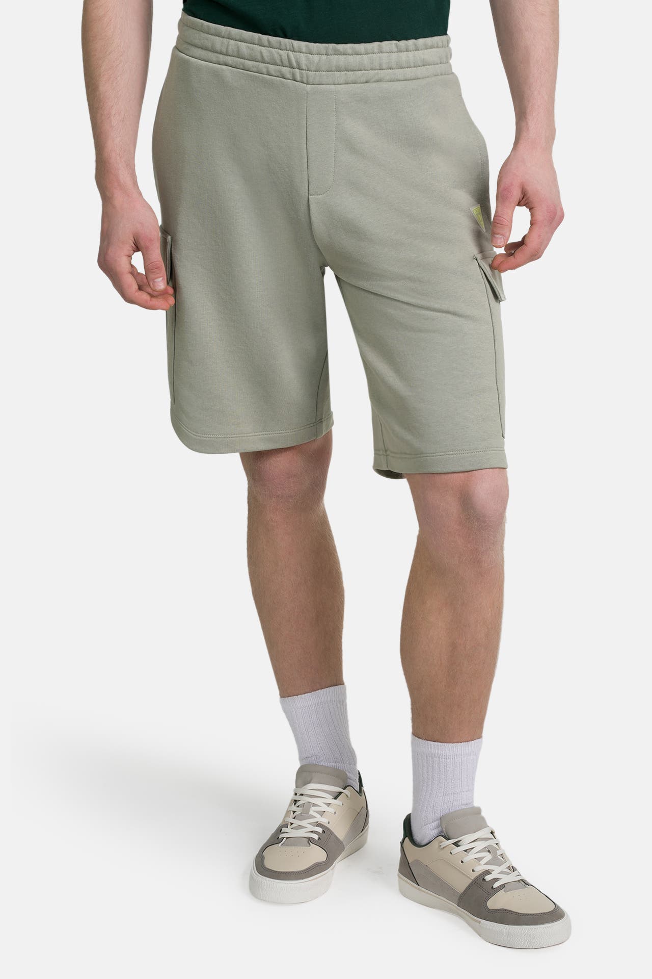 GUESS Sweatshorts 'Henriko' graugrün, Bild 1