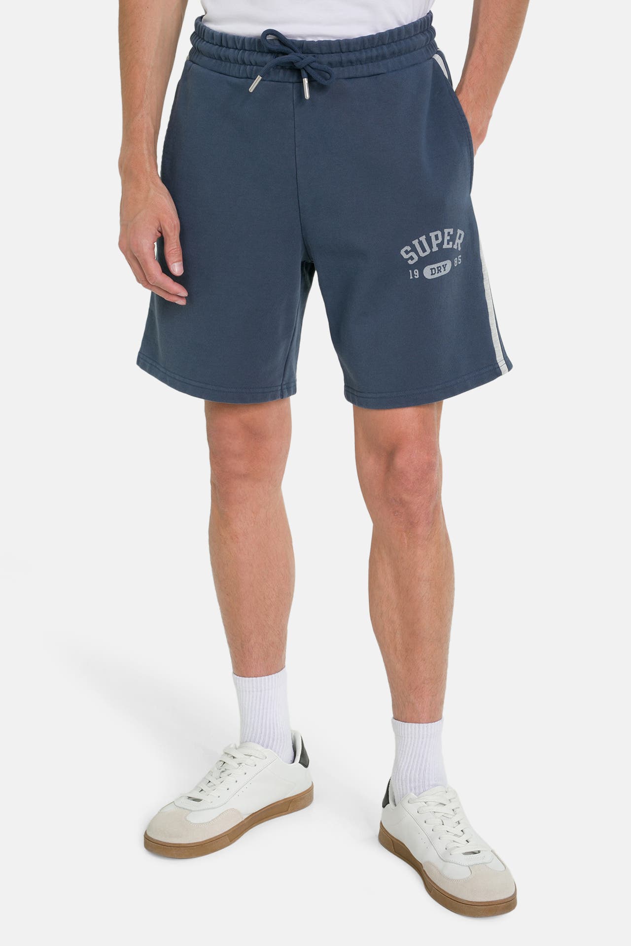 SUPERDRY Sweatshorts rauchblau, Bild 1