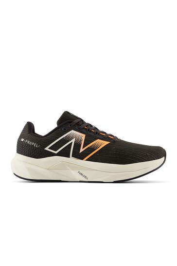 NEW BALANCE Laufschuhe 'FuelCell Propel' schwarz