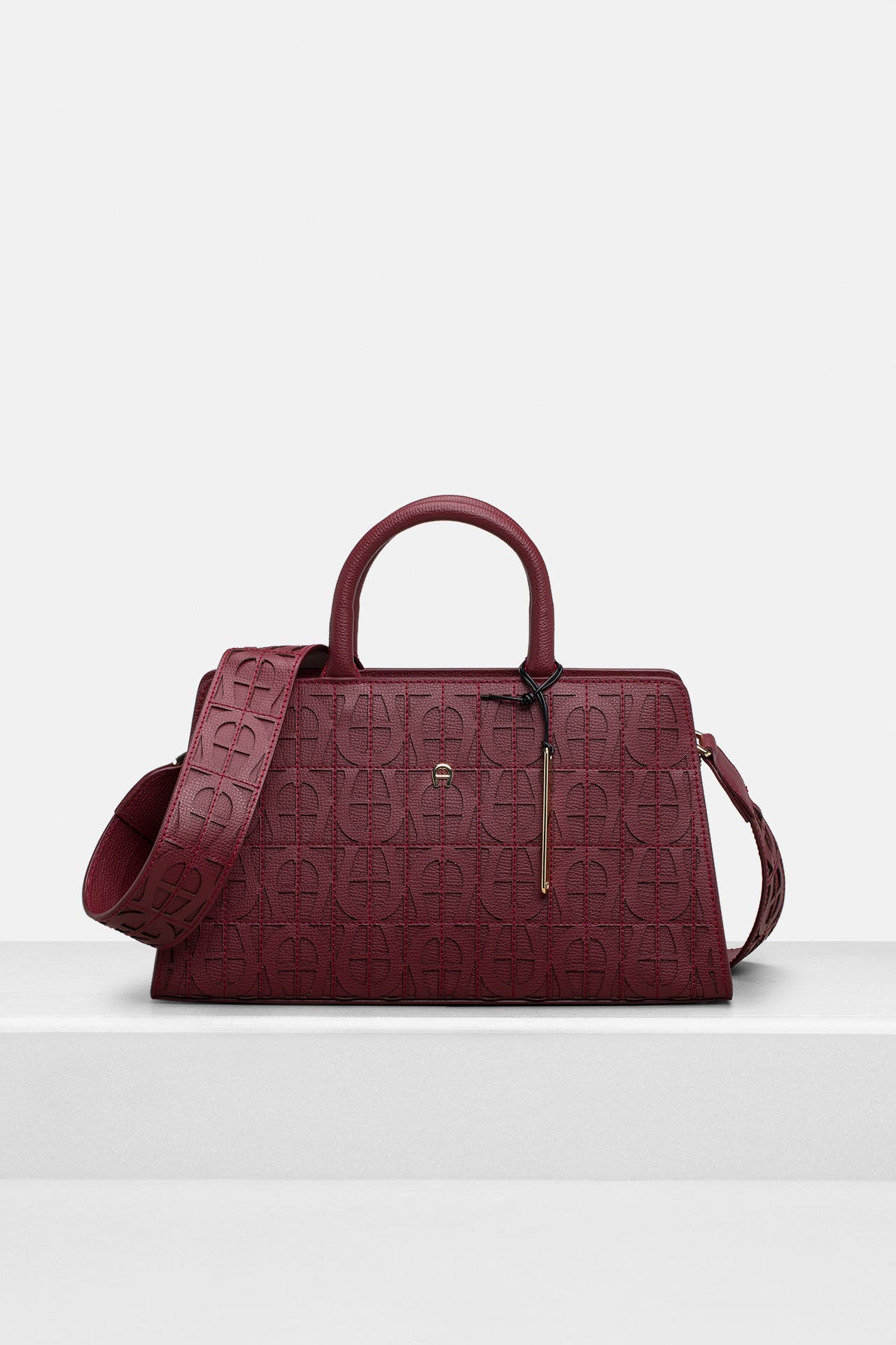 AIGNER Handtasche 'Cybill' beere, Bild 1
