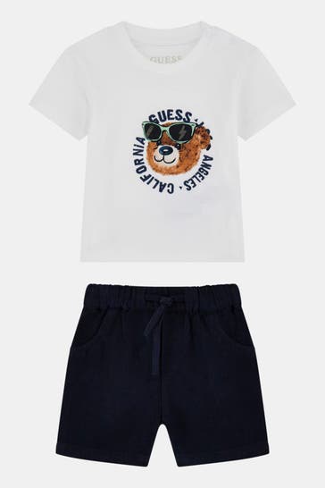 GUESS Set: T-Shirt und Shorts