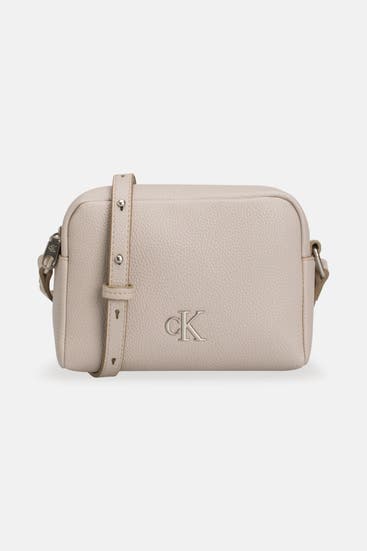 CALVIN KLEIN - Umhängetasche creme
