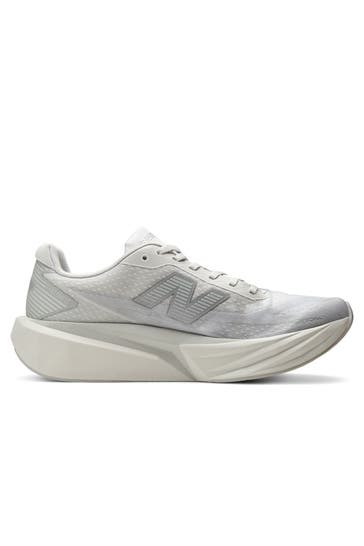 NEW BALANCE Laufschuhe 'Rebel' hellgrau