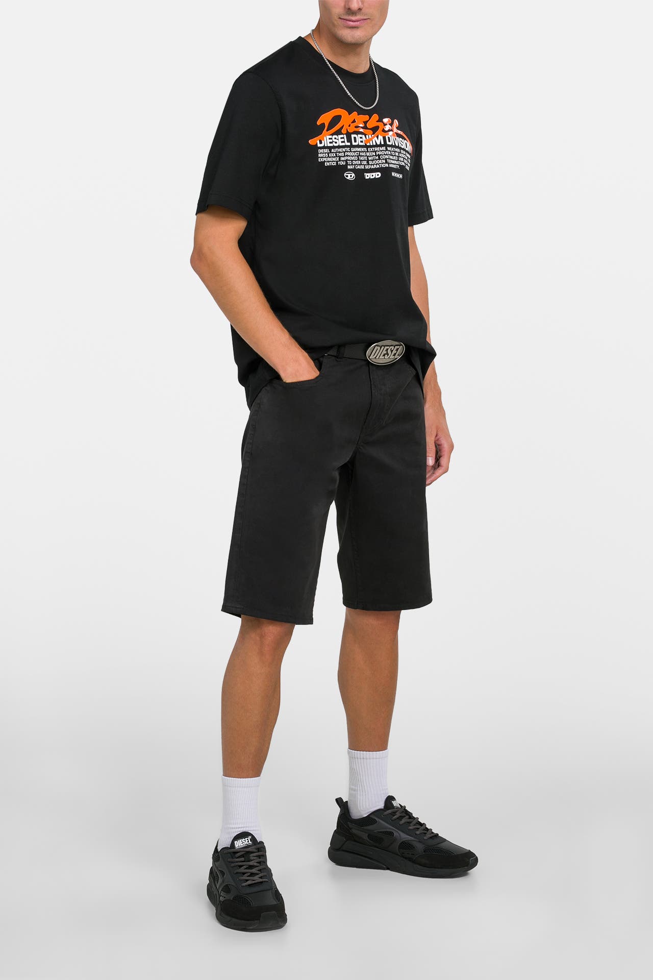 DIESEL Jeansshorts schwarz, Bild 1