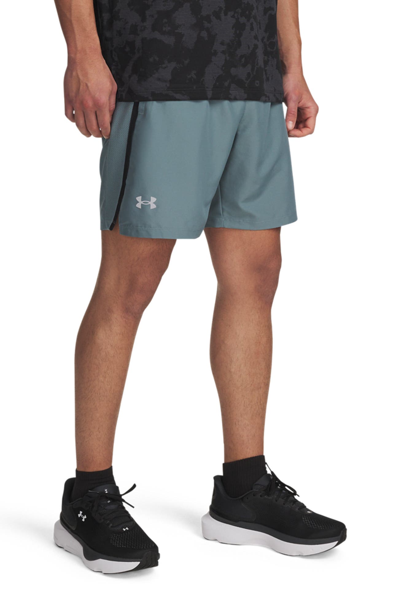UNDER ARMOUR Funktions-Shorts 'Launch' türkis, Bild 1