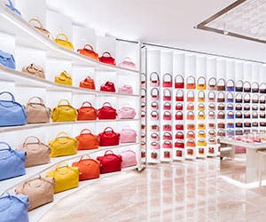 Additional offers from the brand Longchamp 220630-longchamp-angebote-300x250px.jpg