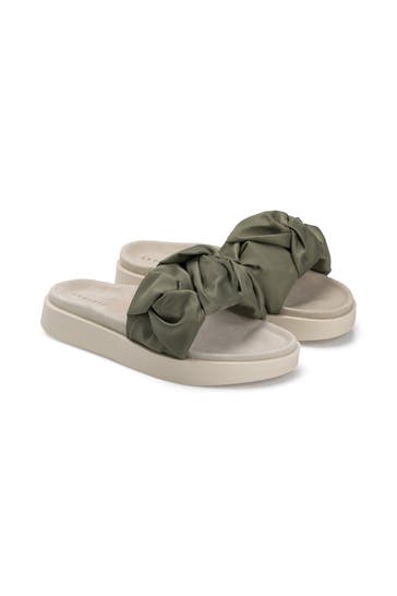 INUIKII Slides 'Fjord Flower' oliv