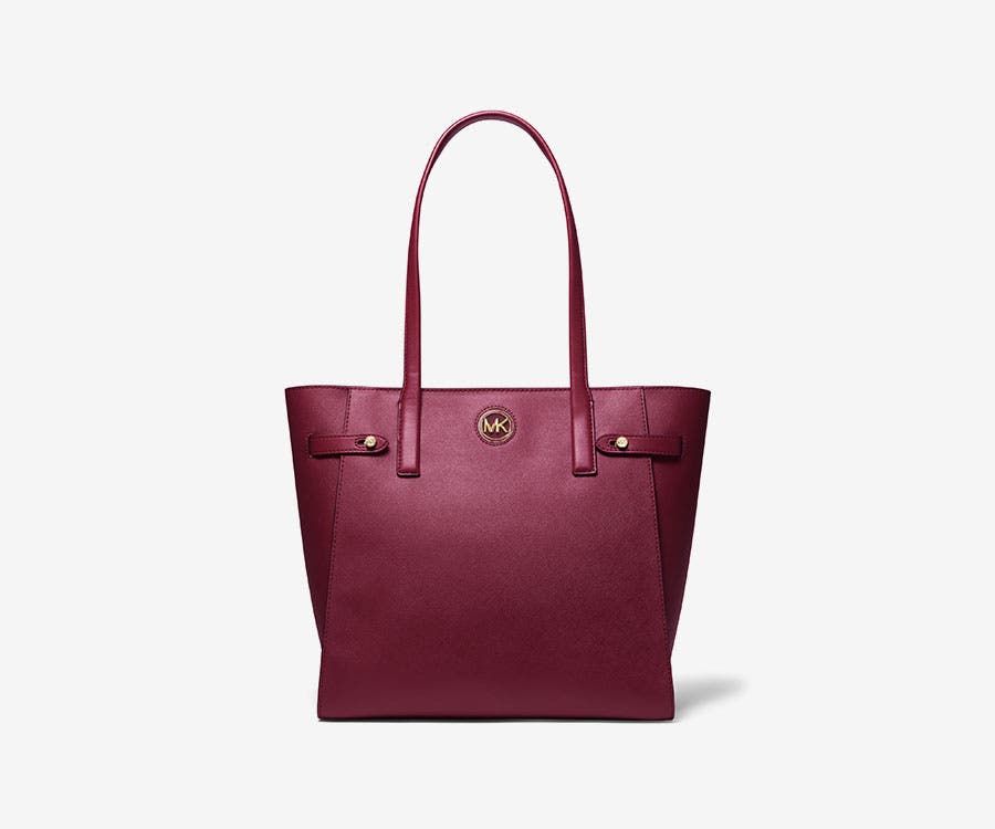 Additional offers from the brand Michael Kors 221115-michael-kors-angebote-900x750px-3.jpg