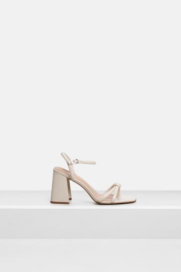 LOLA CRUZ Sandaletten 'Tacon' offwhite