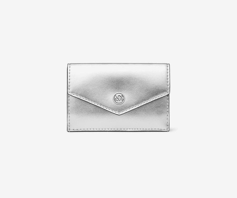 Additional offers from the brand Michael Kors 221115-michael-kors-angebote-900x750px-8.jpg