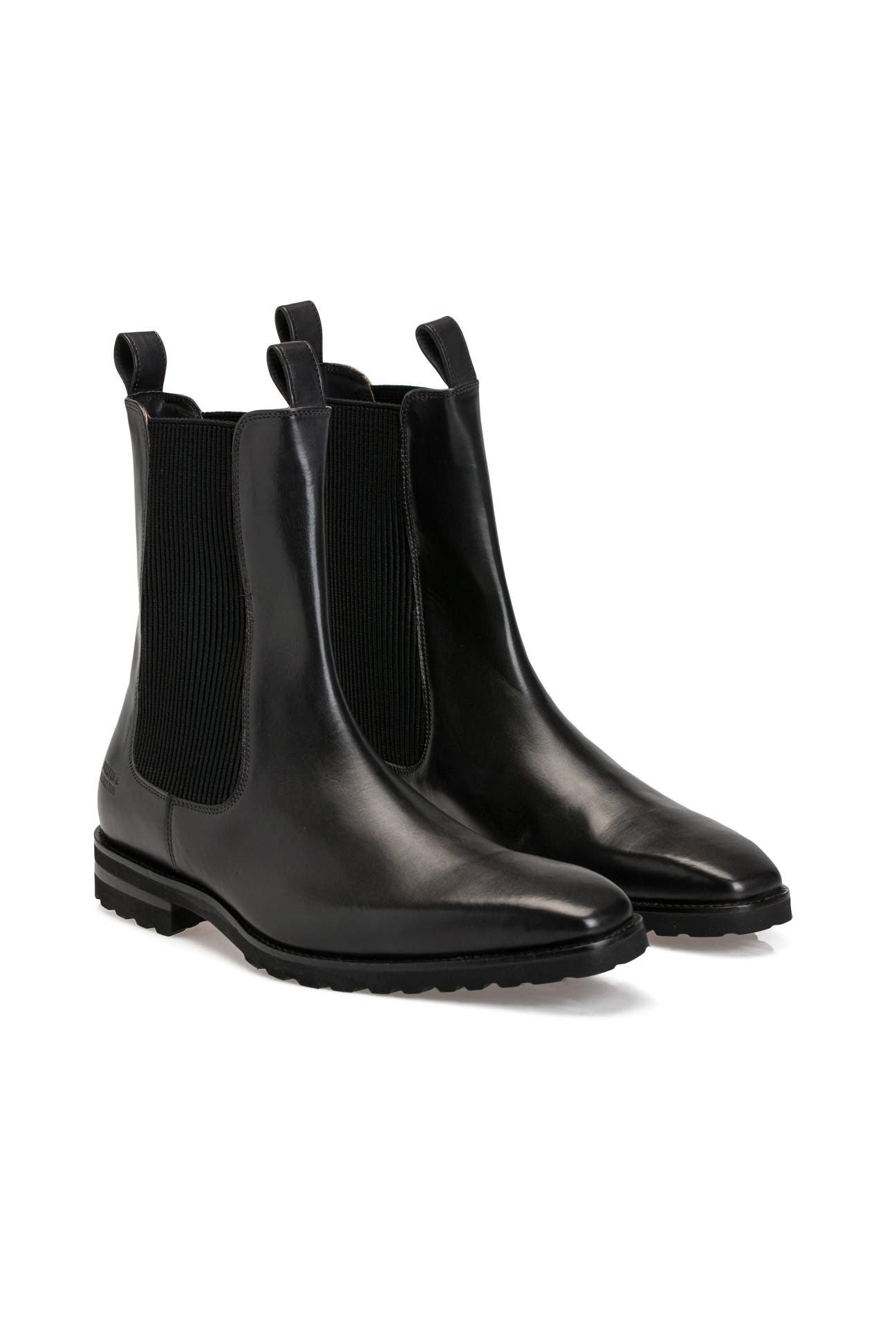 Black chelsea boots clarks cheap