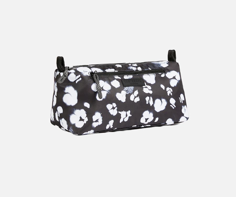 Autres offres de la marque Ted Baker 230201-16799-wednesdays-finest-coupons-produktbilder-kw06-900x750px-1.jpg