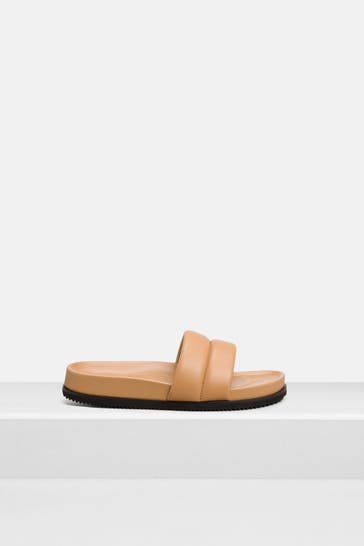 CLOSED Slides cognac