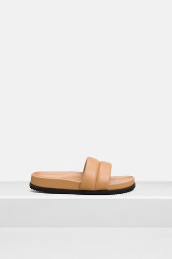 CLOSED Slides cognac