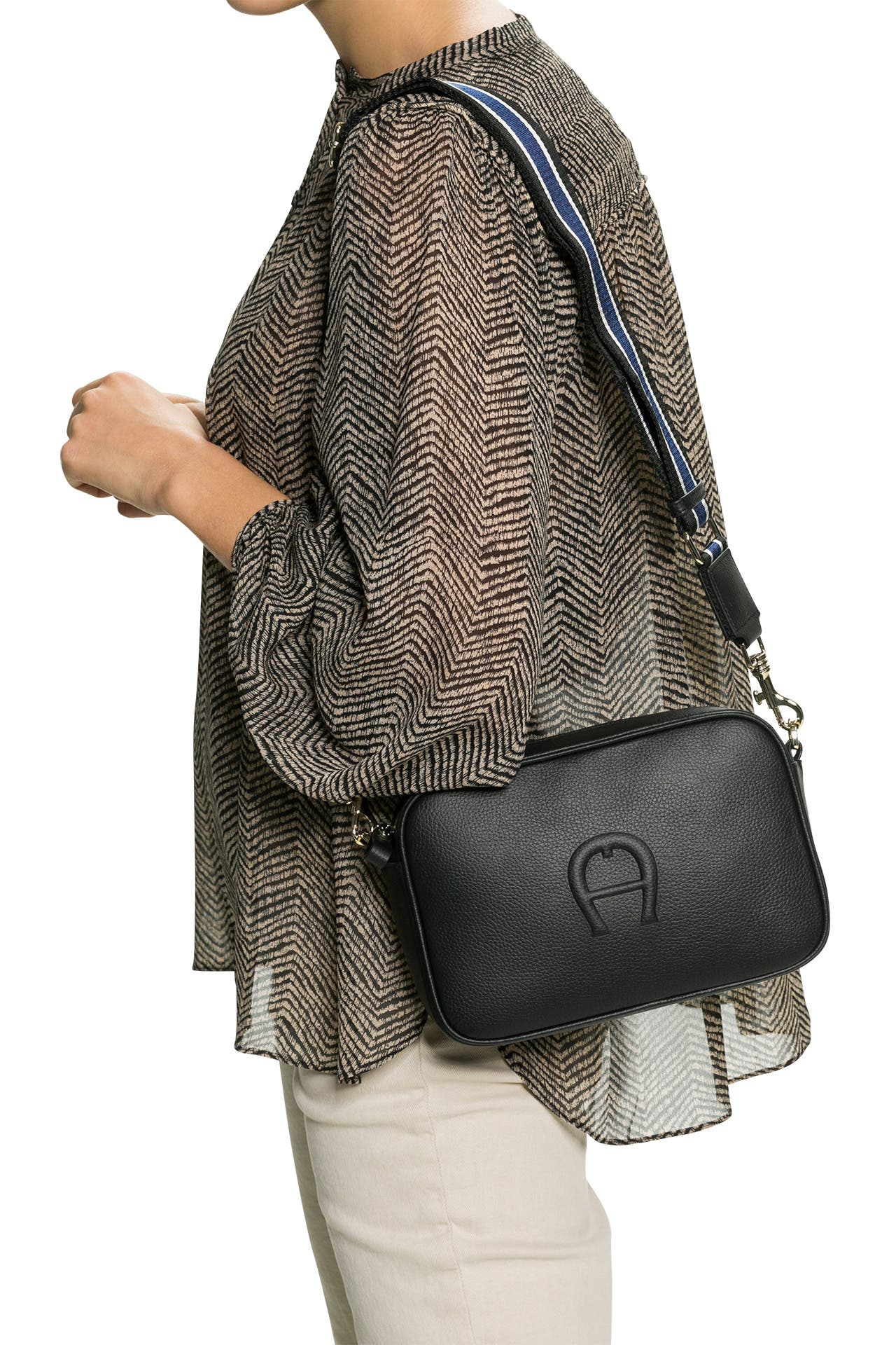 AIGNER Umhängetasche 'Nora M' schwarz » günstig online kaufen | Outletcity